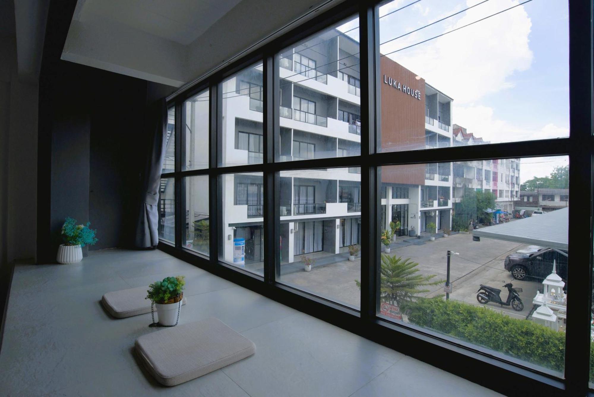 ホテル Luka House Ban Lam Luk Ka エクステリア 写真